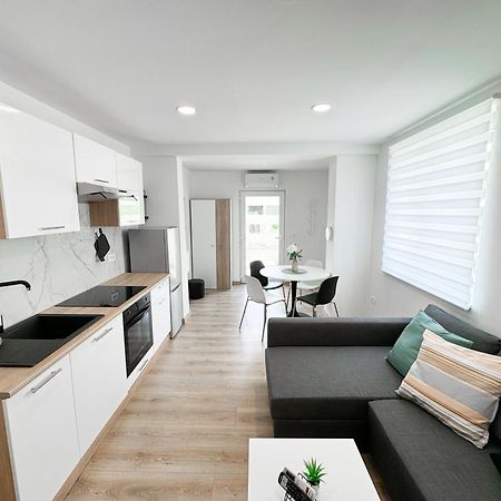 The Pinot'S Apartments Копер Екстериор снимка