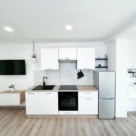 The Pinot'S Apartments Копер Екстериор снимка