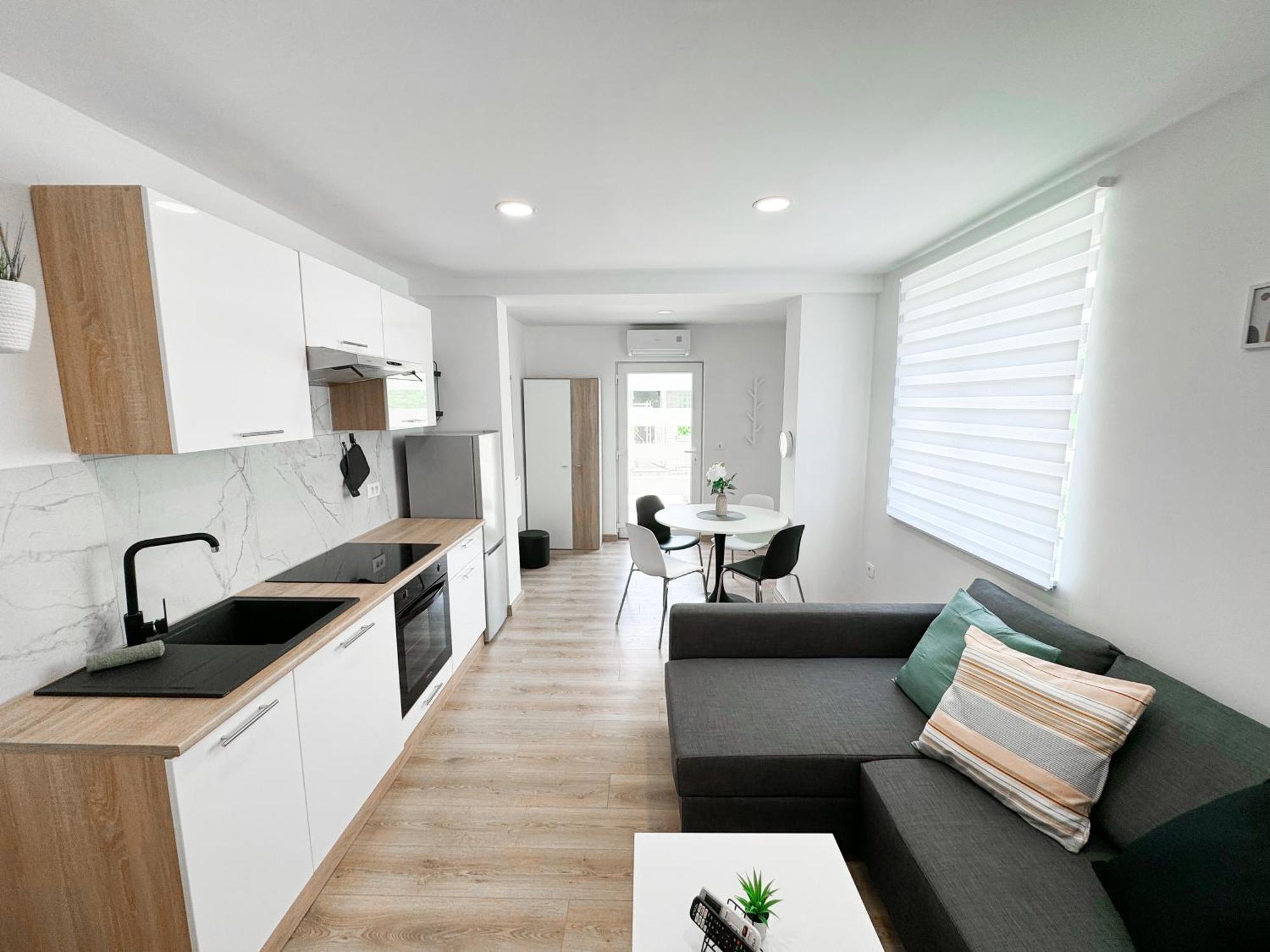 The Pinot'S Apartments Копер Екстериор снимка