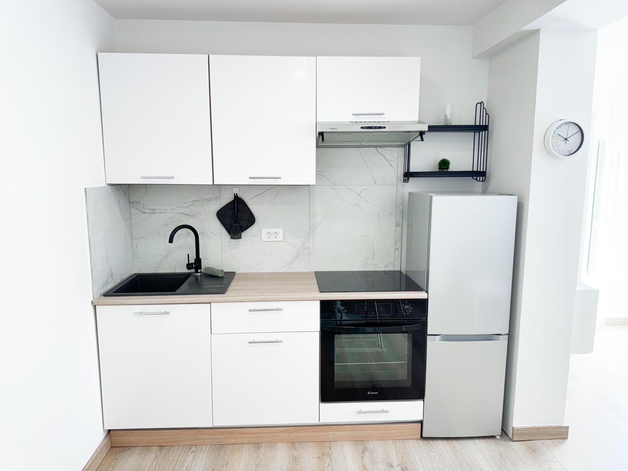 The Pinot'S Apartments Копер Екстериор снимка