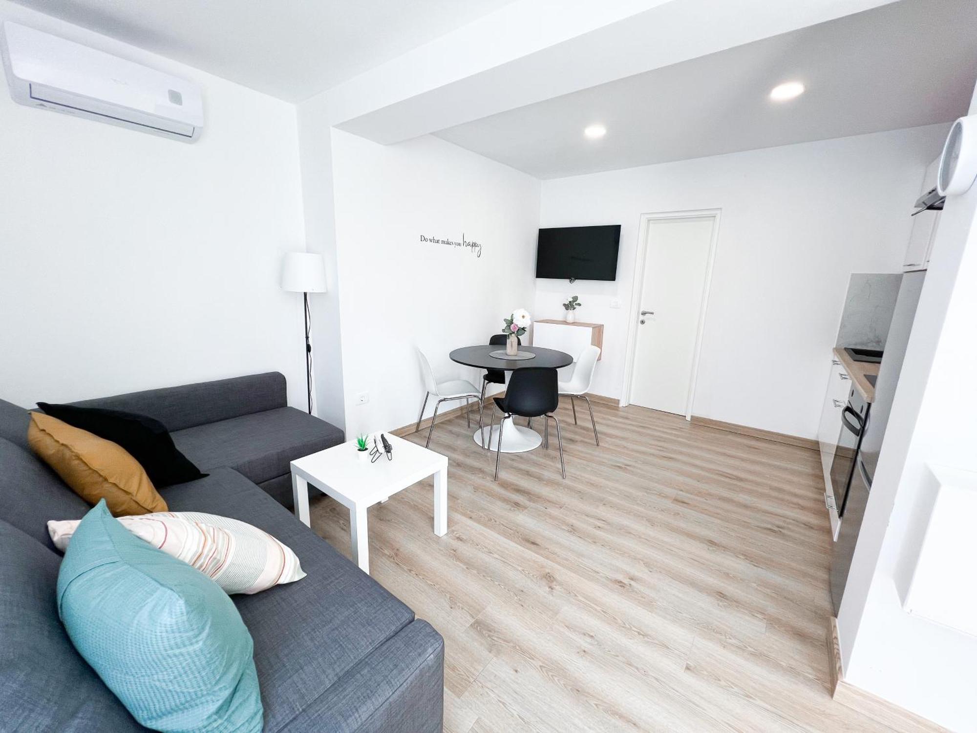 The Pinot'S Apartments Копер Екстериор снимка